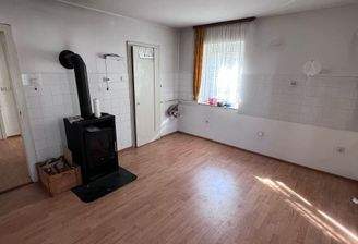 720580F3-5100-4E8E-A915-26FC7077FD0B