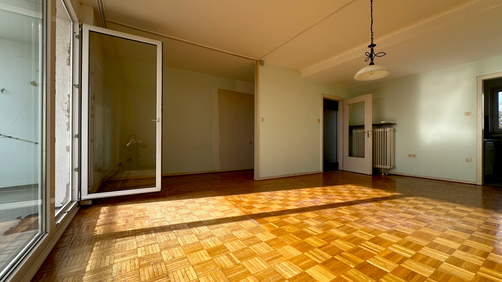 Wohn- und Schlafzimmer mit Nische