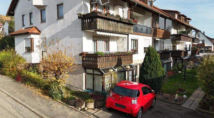 Stellplatz direkt an der Wohnung.jpeg