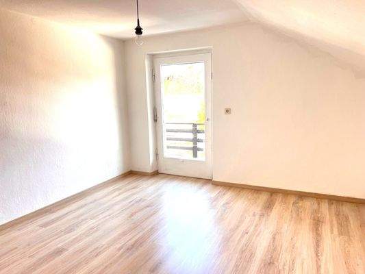 Schlafzimmer 1 Obergeschoss.jpeg