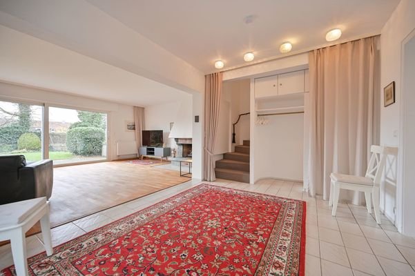 Flur Blick ins Wohnzimmer