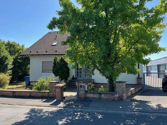 Wohnhaus Straßenansicht