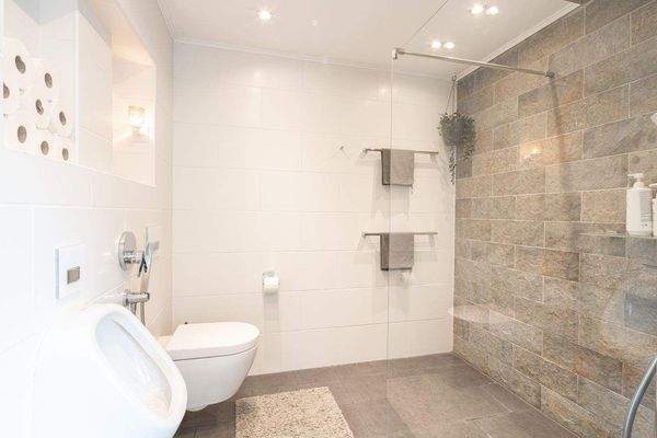 OG Bad mit Dusche (2).jpeg