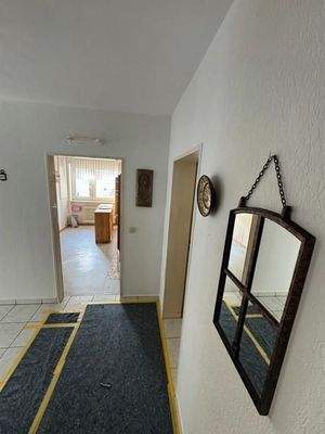 27 Flur Richtung Küche