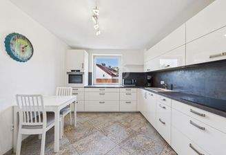 Küche mit Essbereich