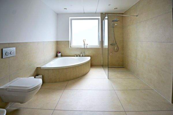 Badezimmer - Ansicht II