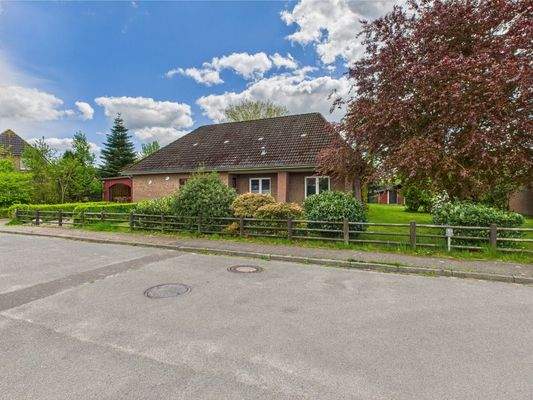 Ansicht/ Straße   -PR0032-STILL002