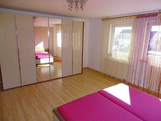 Schlafzimmer (2)