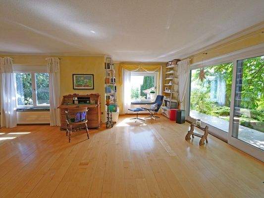 Wohnbereich und Balkon