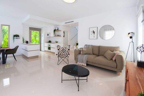 Contemporary Villas with Private Pool in Los Alcázares