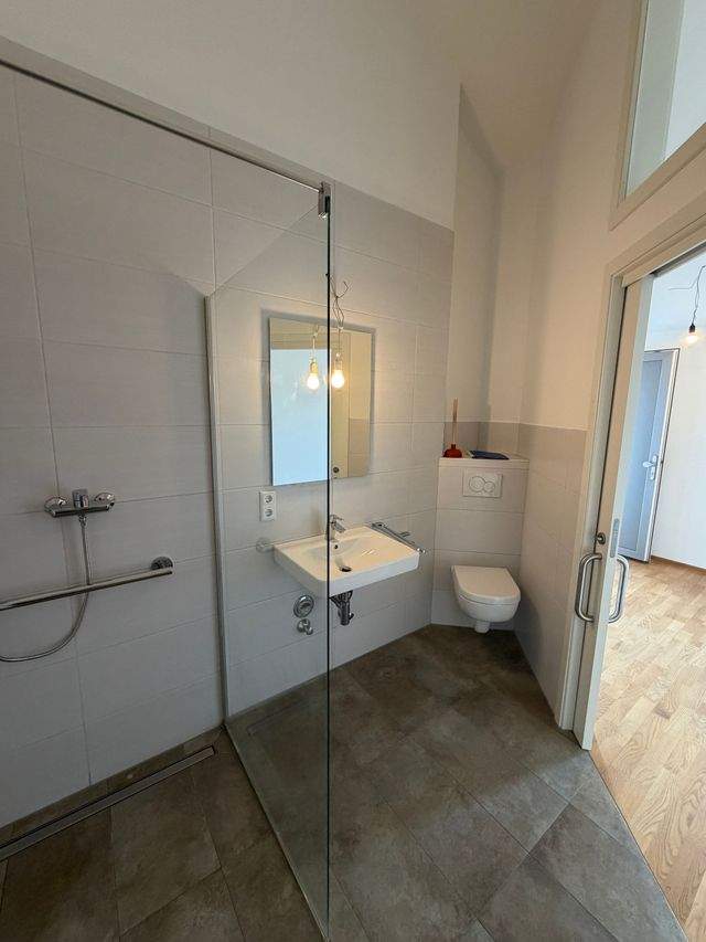 2-Zimmer Dachgeschoss Seniorenwohnung ab 60-Jahren in der Fürther Südstadt - Photo 4