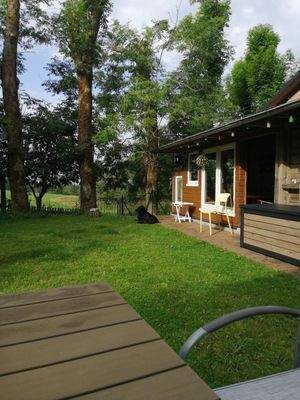 Garten mit Sitzgelegenheiten