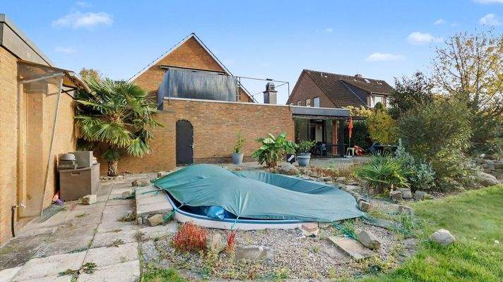 Pool im Herbst/Winter