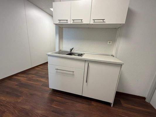 Exklusive 17 m² Bürofläche in Friedrichsdorf – All-Inclusive ab 259 € monatlich, top angebunden