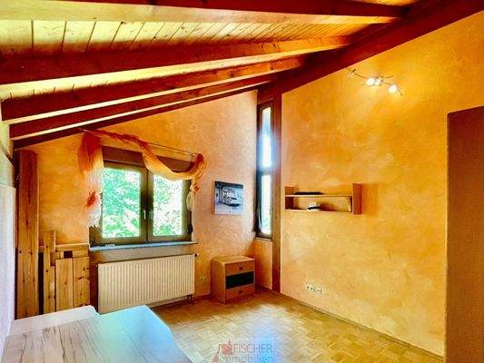 OG Kinder- oder Arbeitszimmer