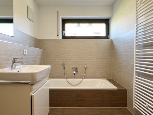 Wanne mit niedrigem Einstieg