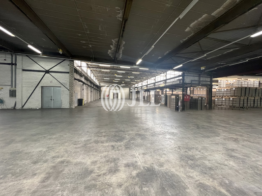 Innenansicht Halle - JLL