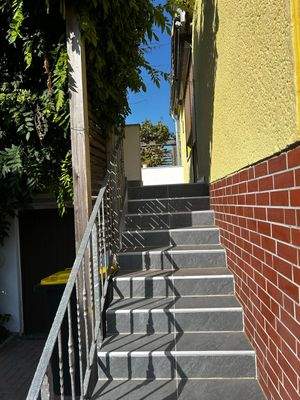 Treppe zur Terrasse