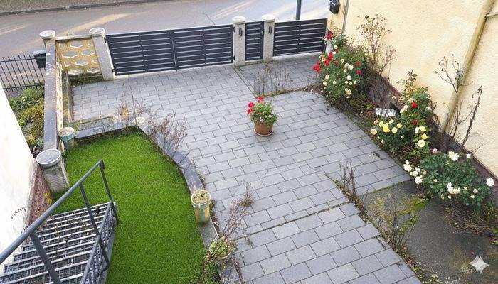 Sanierungsbeispiel Vorgarten