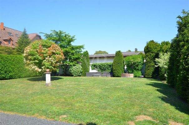 Garten vorm Eingangsbereich