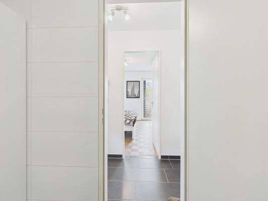 CAM01223G0-PR0169-STILL017