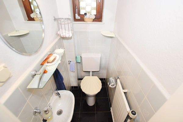 Ein kleines Gäste-WC steht auch zur Verfügung.