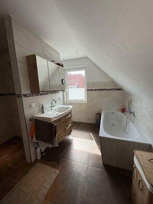 Bad OG Dusche und Wanne,WC