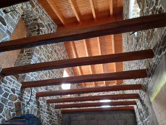 Kreta, Kato Episkopi: Traditionelles neu gebautes Steinhaus zum Verkauf