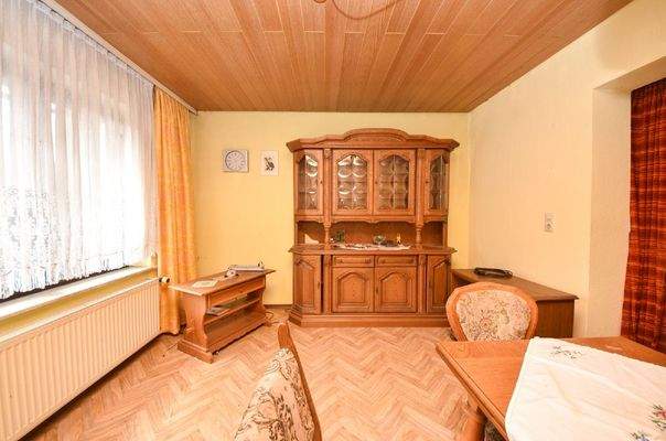 Esszimmer mit Kamin OG