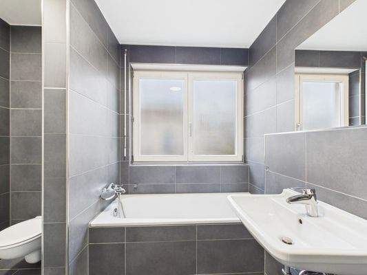 Modernes Tageslichtbad