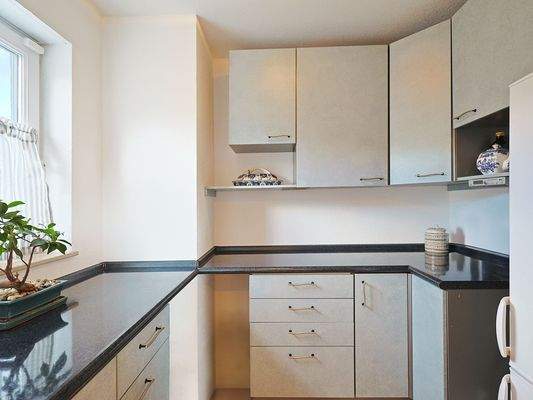 Vorratsraum direkt neben der Küche