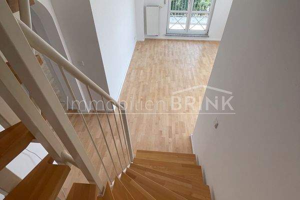 Treppenaufgang zum Maisonette Zimmer.jpg