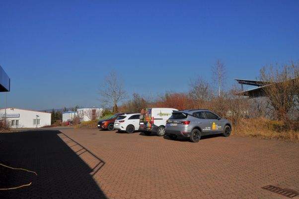 14 Parkplätze.JPG