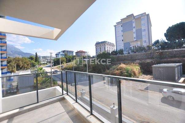 Seaview Apartments Close to Centre in a Complex in Alanya