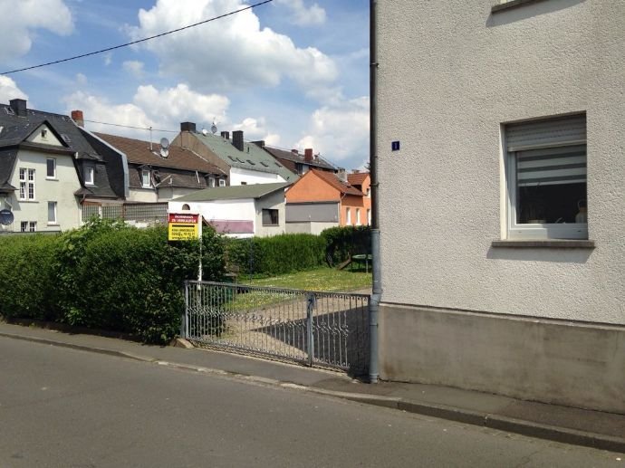 Günstiges Zweifamilienhaus in Steinberg