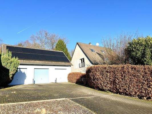 Garagen mit Einfahrt