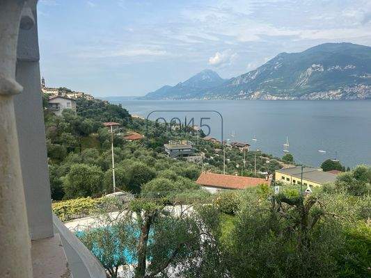 Historisches Gebäude mit 7 Luxusapartments und Pool in Brenzone sul Garda - Gardasee