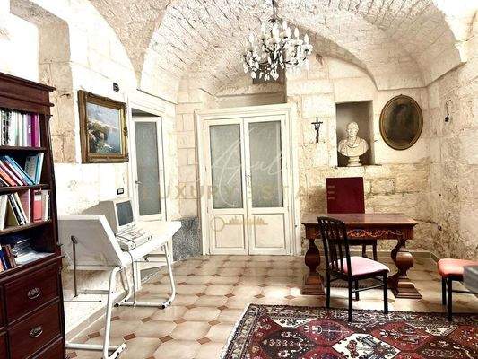 restaurierter antiker Palazzo in Ostuni