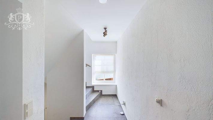 CAM01984G0-PR0442-STILL001