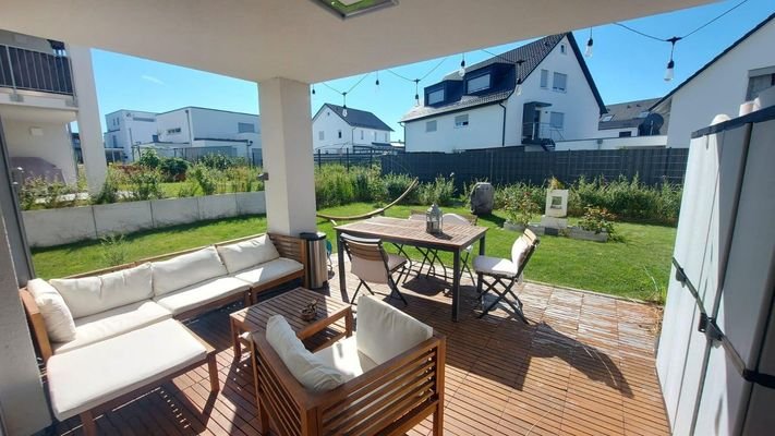 Terrasse mit Gartenblick