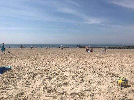 DER STRAND AN DER OSTSEE