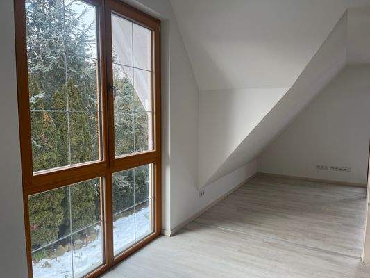 Essbereich mit Blick in das Grüne.JPG