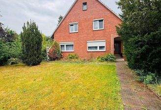 Blick auf das Mehrfamilienhaus