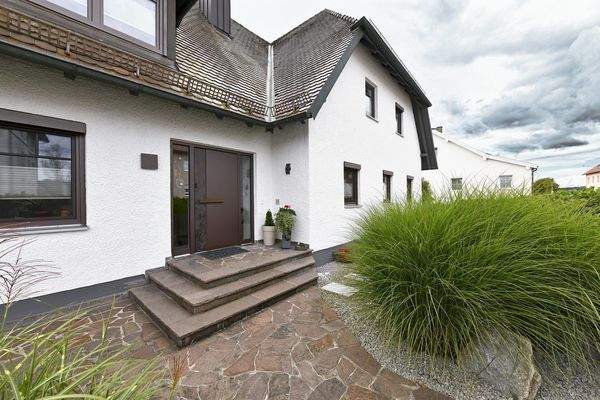 Eingangsbereich, straßenseitig