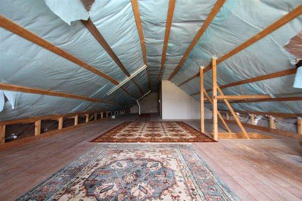 Dachboden mit Fenster