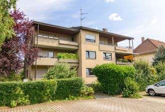 Das Mehrfamilienhaus von außen