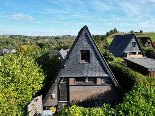 Frontansicht vom Wohnhaus
