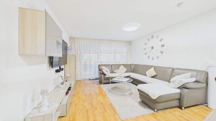 CAM04777G0-PR0044-STILL012