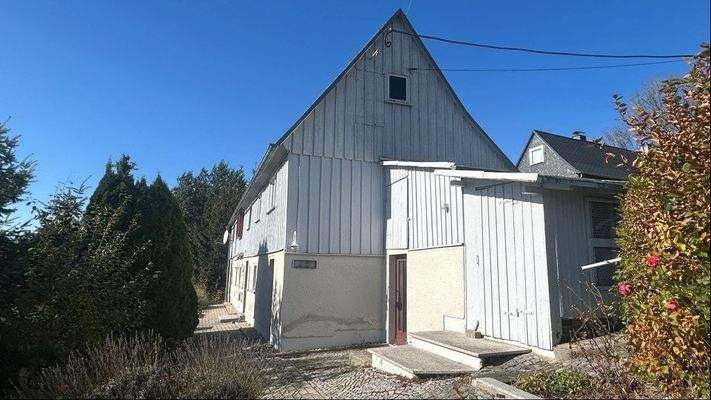 Seitenansicht mit Schuppen