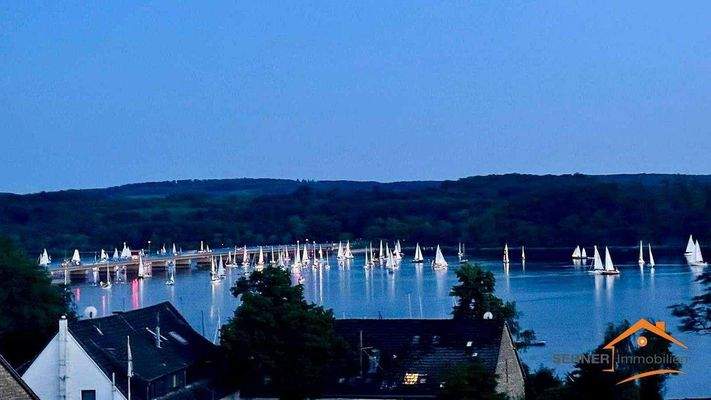 Blick auf das sommerliche Midsummersegeln